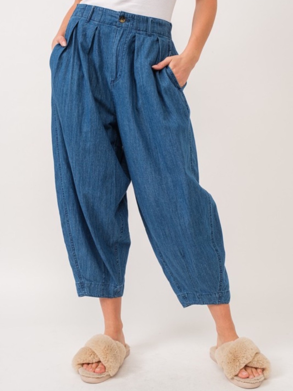 227 Quinn Front Pleated Denim Pants